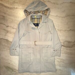 Burberry London women’s Vintage Joce trench Coat